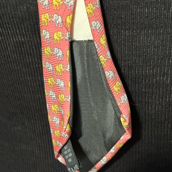 AUTHENTIC VALENTINO 6991 100% SILK NECKTIE TIE SALMON ELEPHANTS - Picture 8 of 8